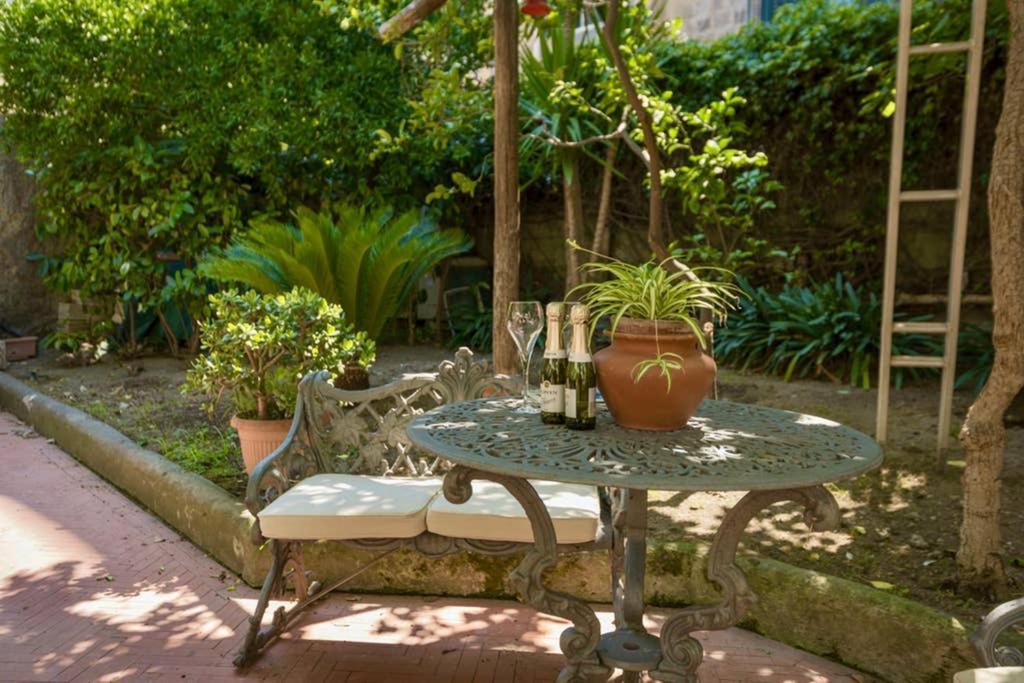 Sara Luxury Apartament 2 Sorrento Buitenkant foto