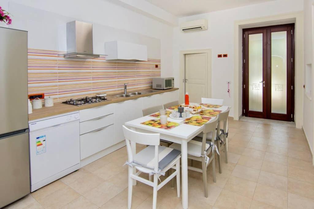Sara Luxury Apartament 2 Sorrento Buitenkant foto