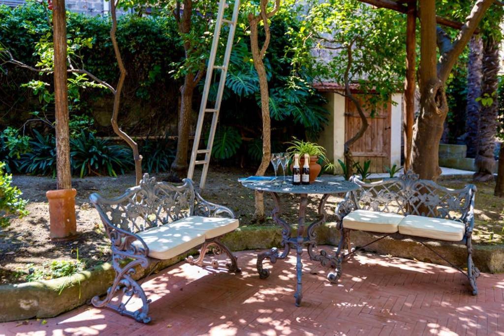 Sara Luxury Apartament 2 Sorrento Buitenkant foto